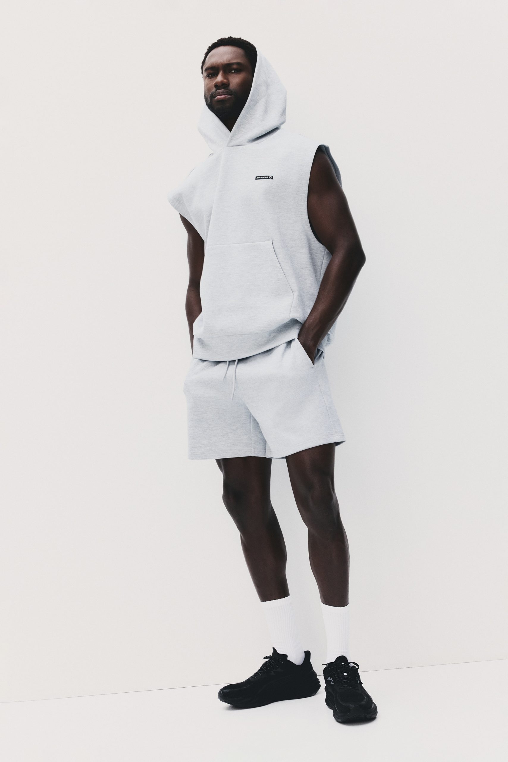 hoodie-sans-manche-230kww-1.jpg hoodie sans manche – Image 1