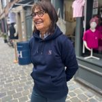 sweat a capuche bleu marine