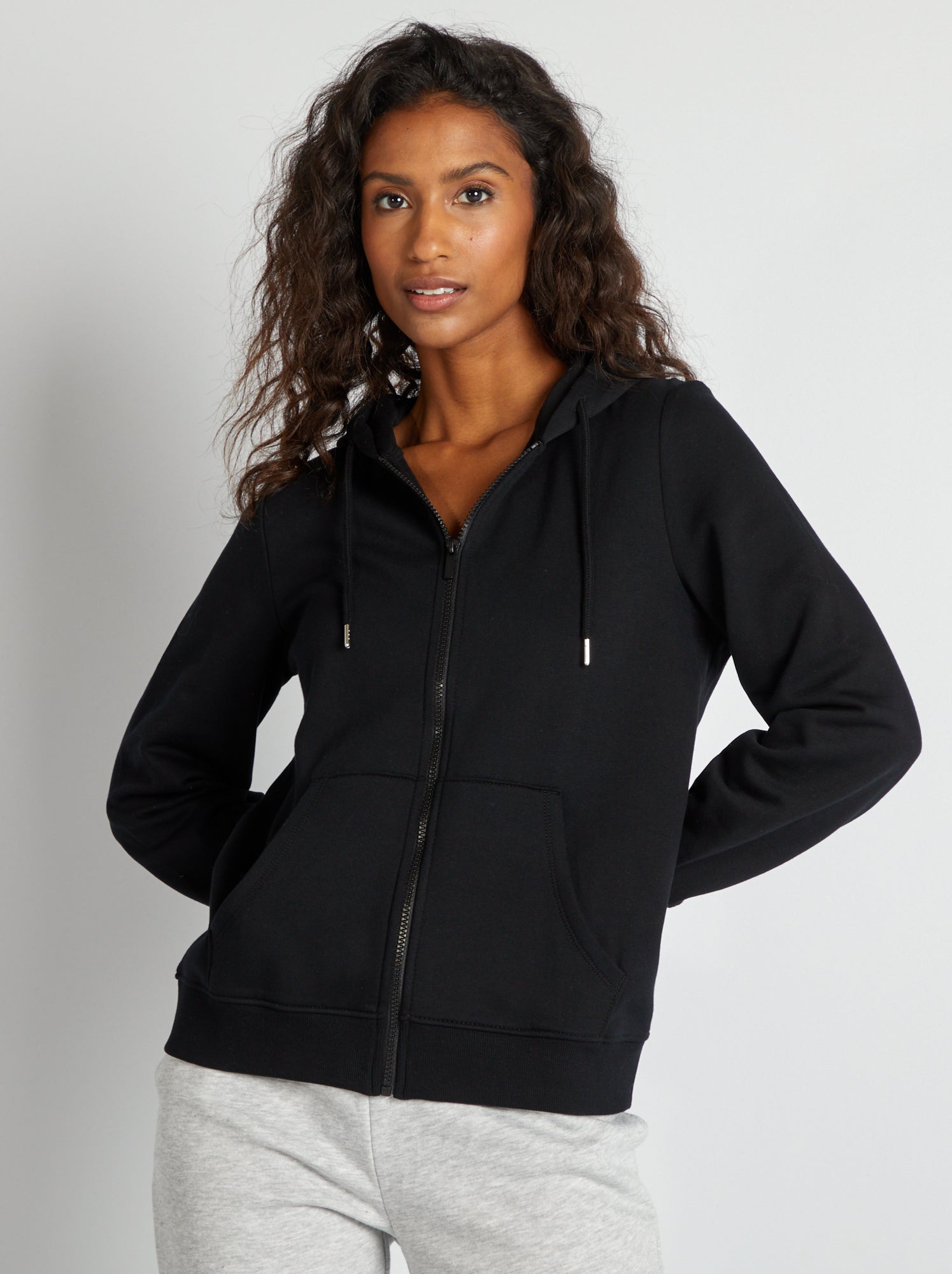 sweat-a-capuche-noir-femme-638sqg.jpg sweat à capuche noir femme – Image 1