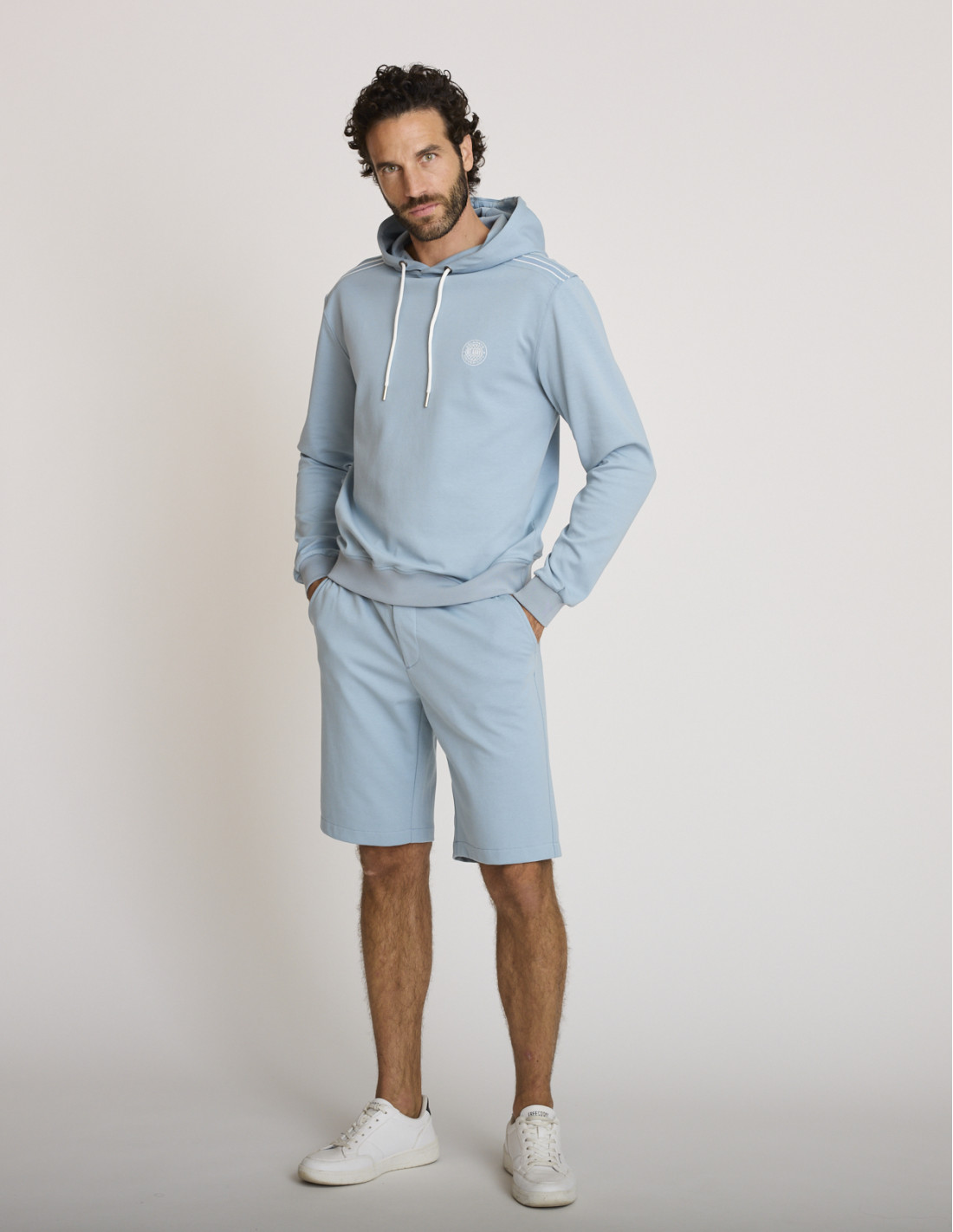 sweat-bleu-clair-823svd-1.jpg sweat bleu clair – Image 1