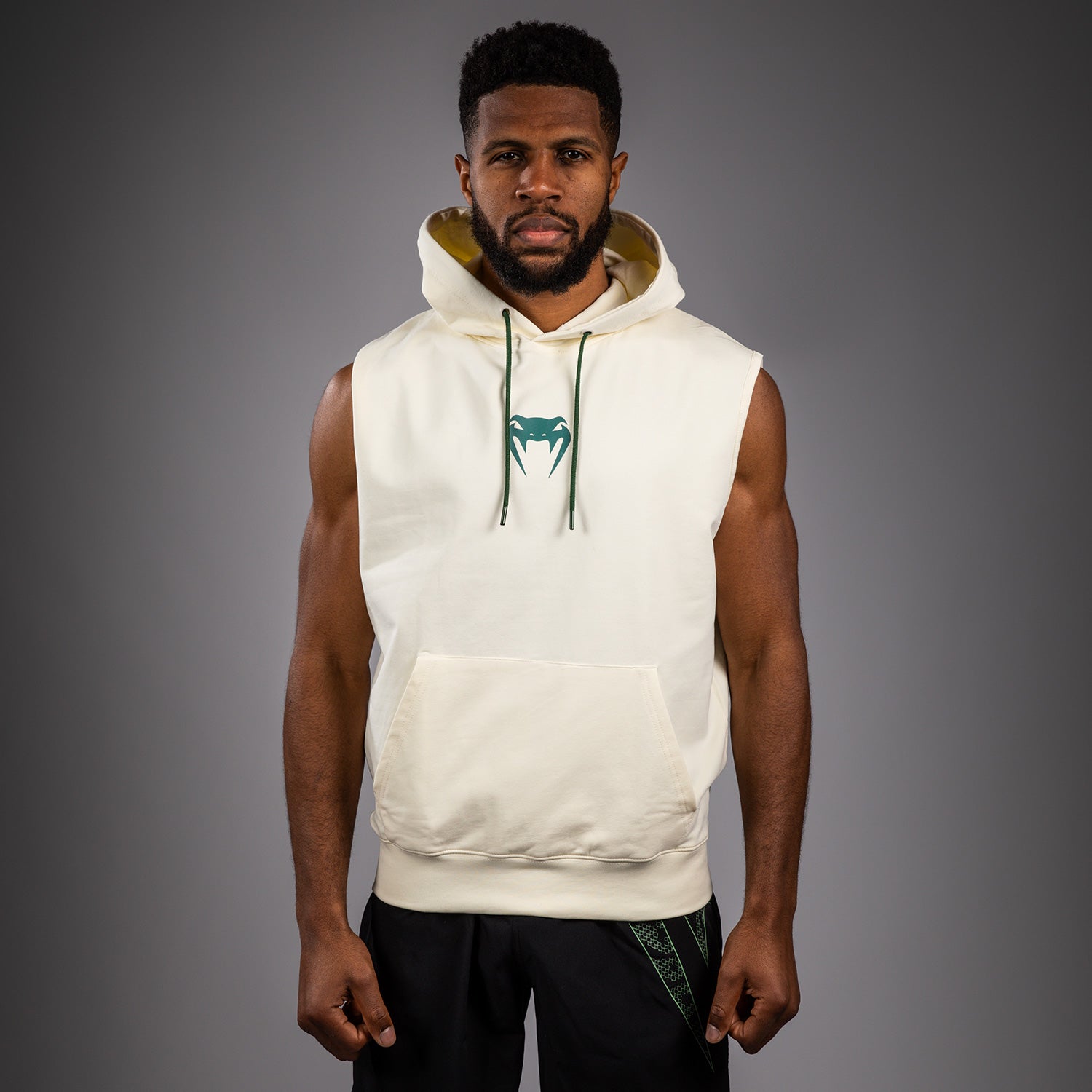 sweat-capuche-sans-manche-116icb-1.jpg sweat capuche sans manche – Image 1