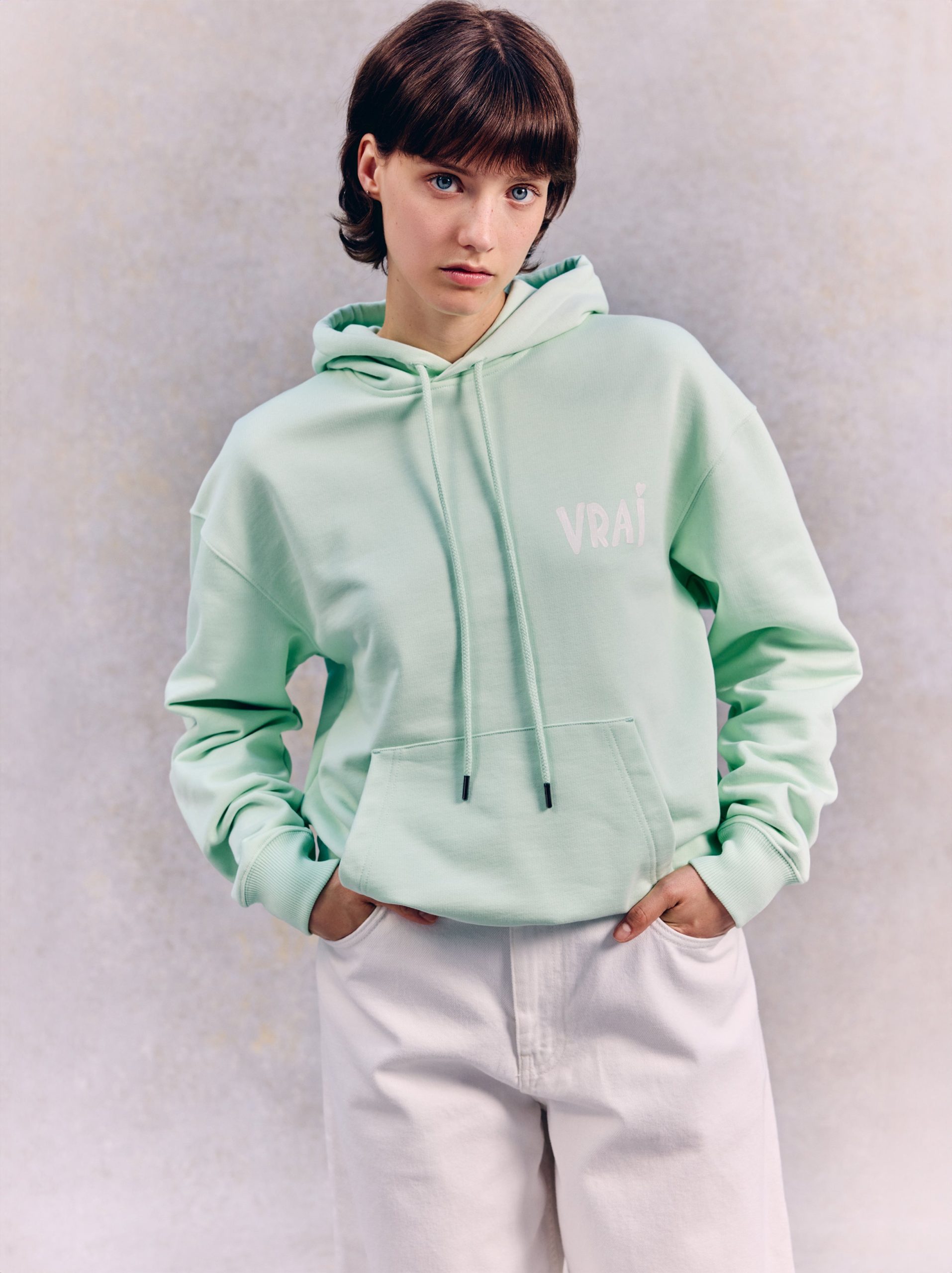 sweat-capuche-vert-225rpw-1.jpg sweat capuche vert – Image 1
