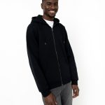 sweat noir a capuche