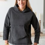 sweat noir a capuche femme