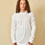 t shirt a capuche