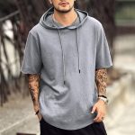 t shirt a capuche