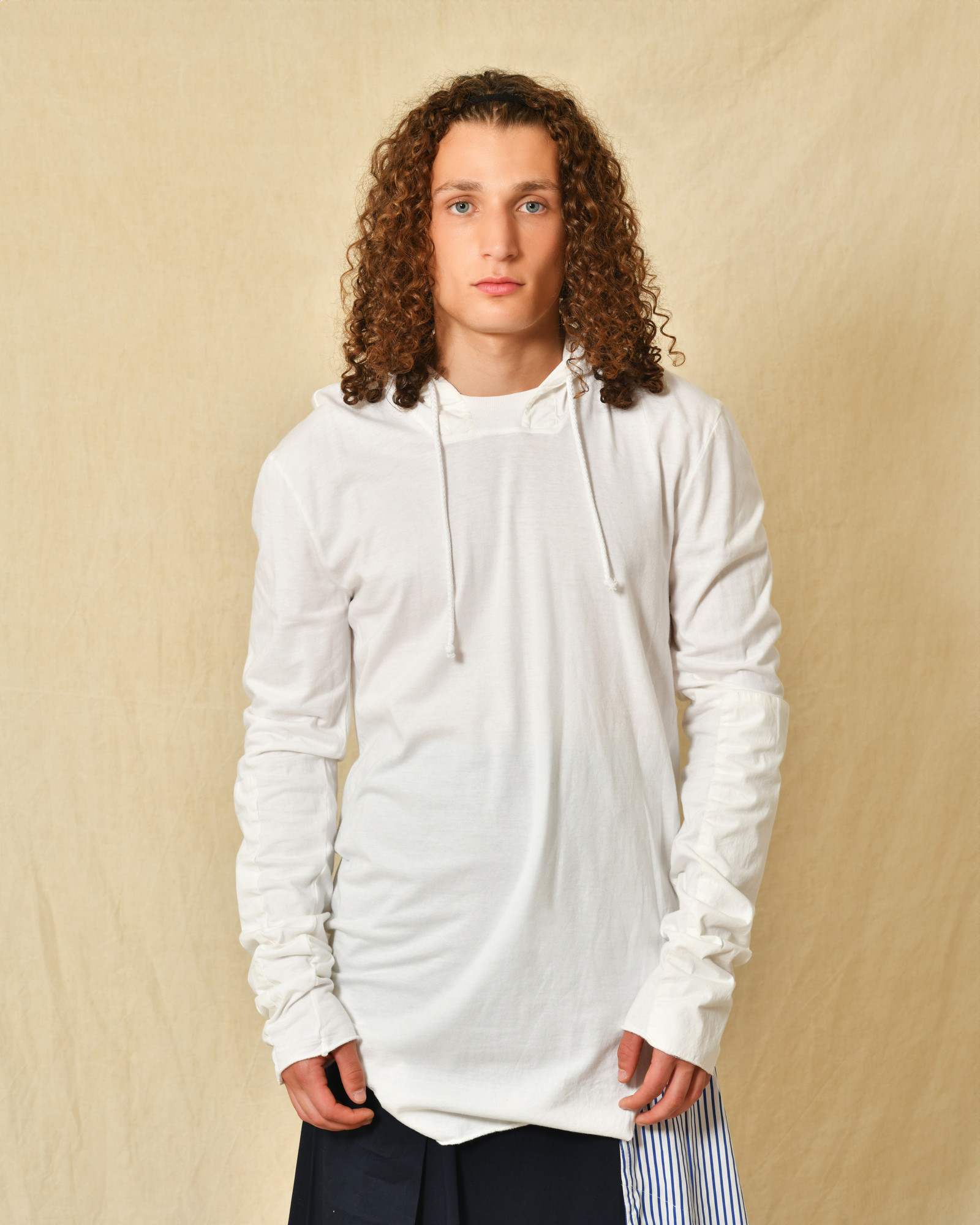 t-shirt-capuche-023qrg-1.jpg t shirt capuche – Image 1